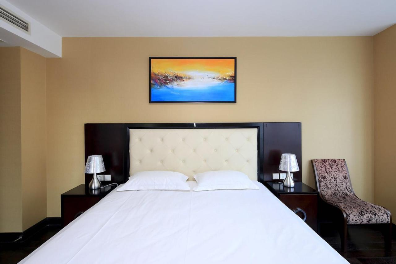Acme Service Apartment